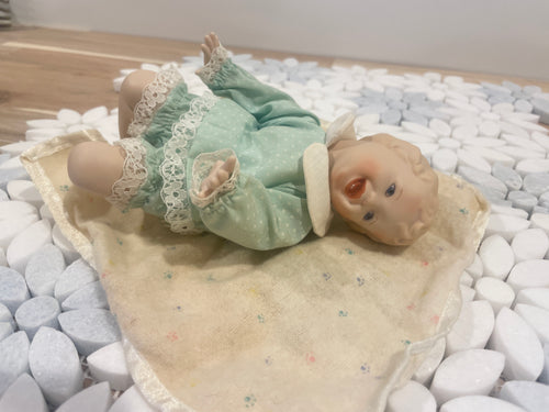 Ashton-Drake Figurine - Baby