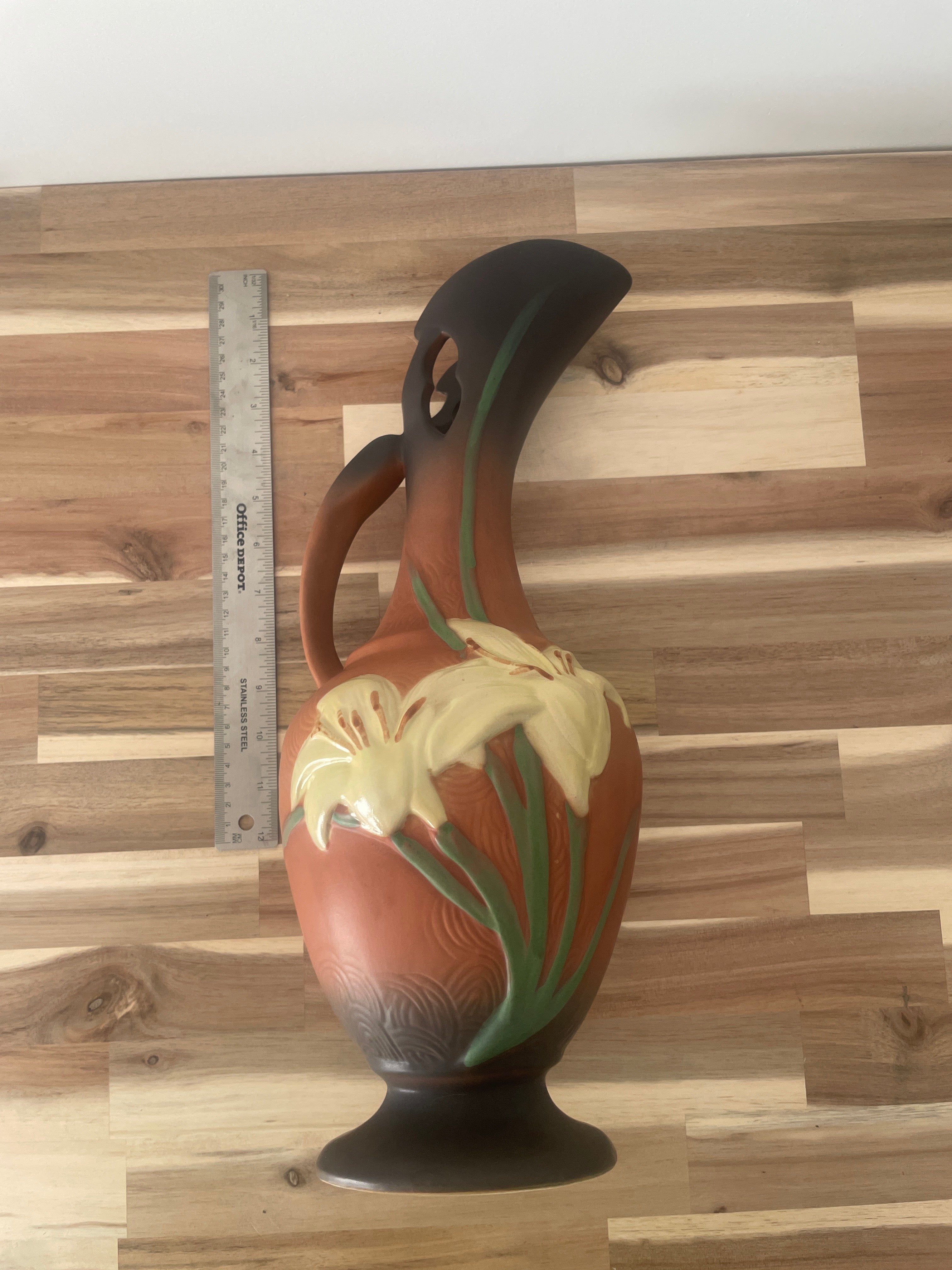 Roseville Pottery - Zephyr Lily Ewer Vase