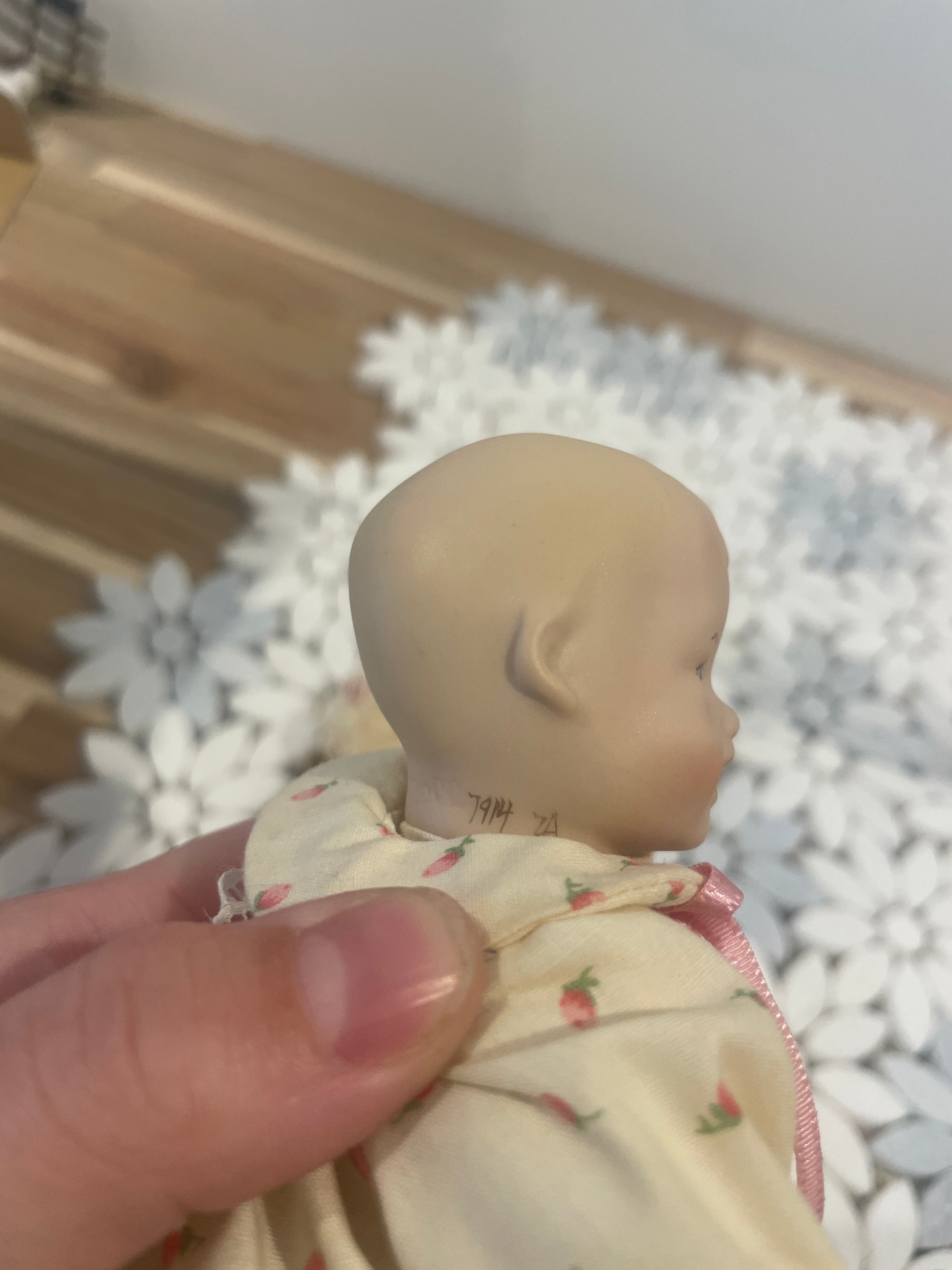 Ashton-Drake Doll - Sara