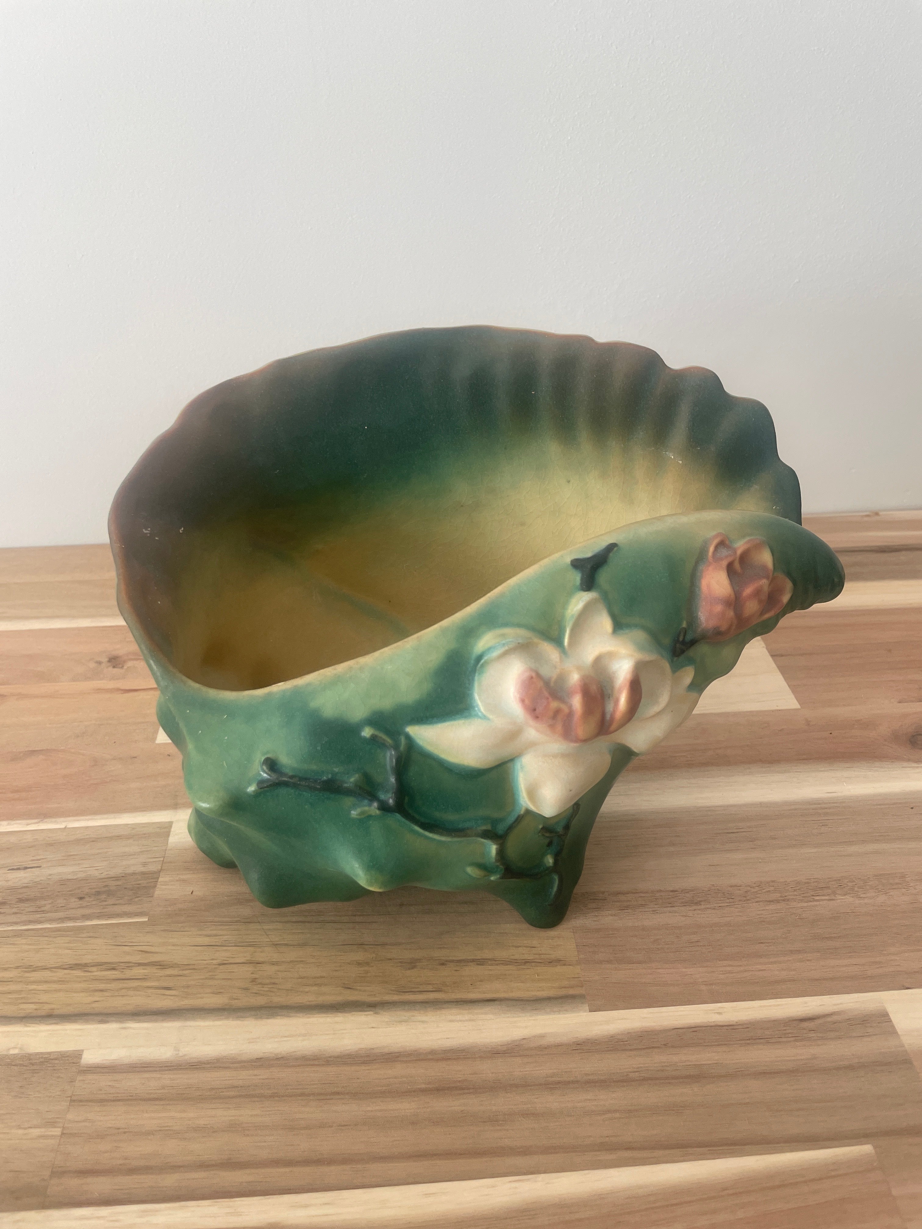 Roseville Pottery - Magnolia Planter
