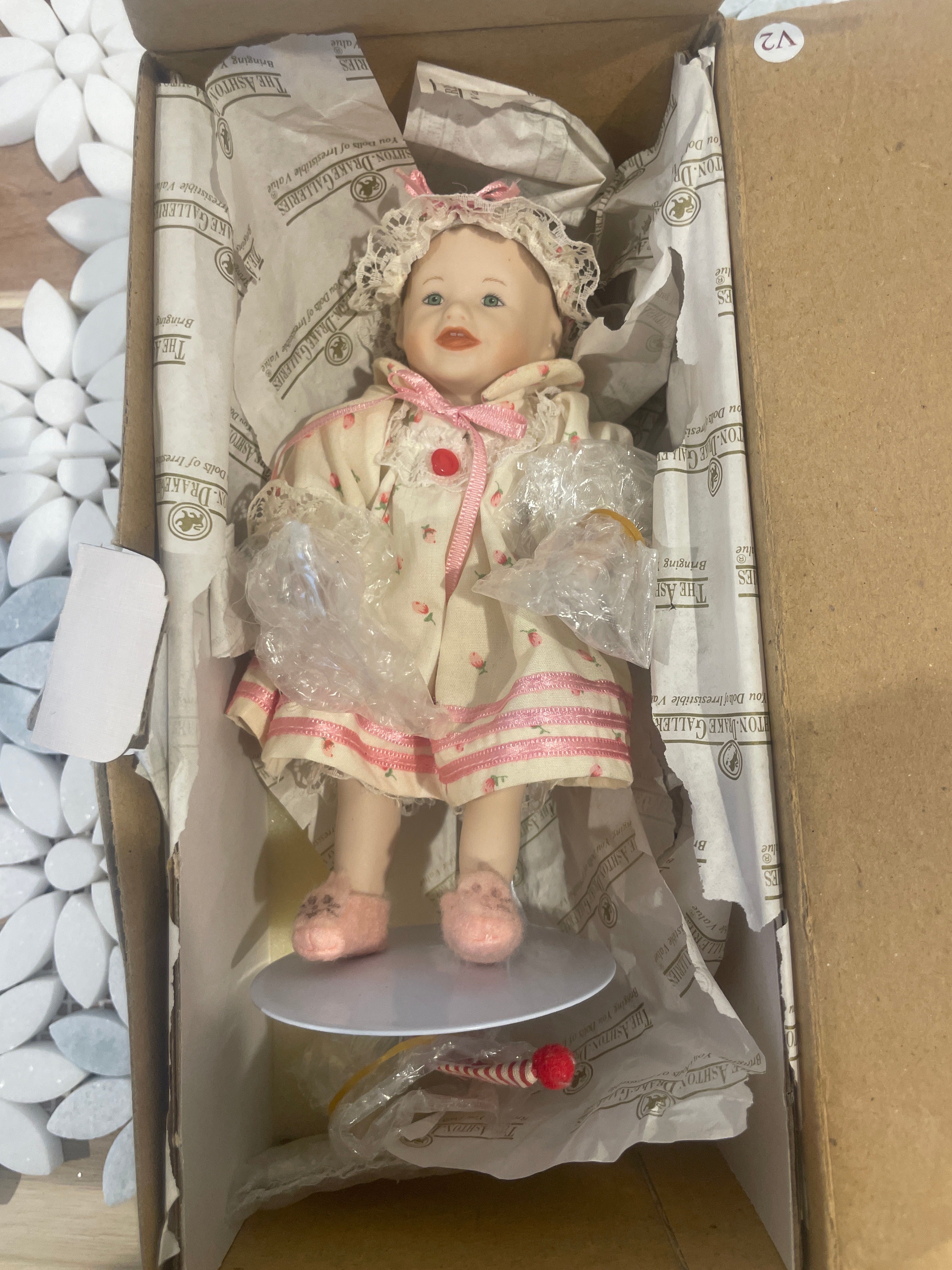 Ashton-Drake Doll - Sara